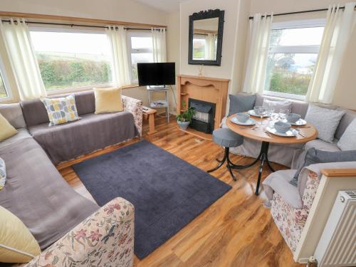 Plembury Cottage Caravan – Photos 3