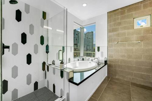 Ένα μπάνιο στο Tempe Lofts