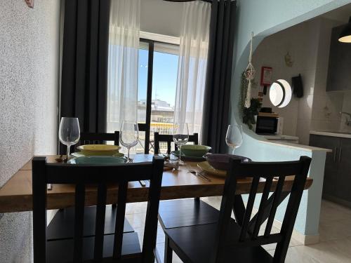 Go4Portugal - Dinis - Luxe Condo with Pool, Airco, Seaview with two Balcony