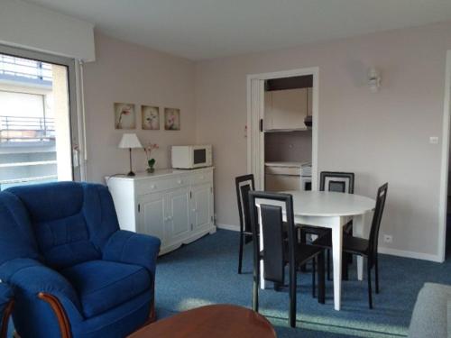 Fotografia z galérie ubytovania Appartement à deux pas de la mer avec balcon plein sud et parking privatif - FR-1-672-24 v destinácii Merlimont