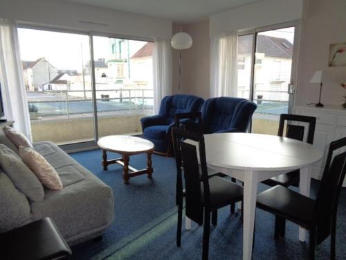 Fotografia z galérie ubytovania Appartement à deux pas de la mer avec balcon plein sud et parking privatif - FR-1-672-24 v destinácii Merlimont