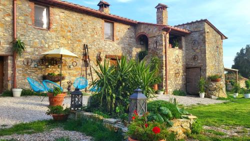 A garden outside Agriturismo Podere Le Palaie