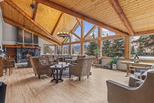 Gallery image of Canmore Rocky Mountain Inn in Canmore