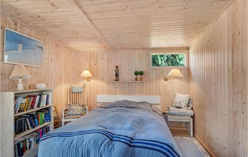 Postel nebo postele na pokoji v ubytování Lovely Home In Frederiksvrk With Kitchen