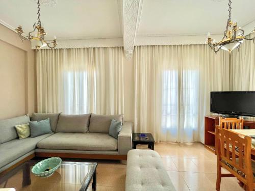 Zoe's House Skiathos. Centre of Skiathos