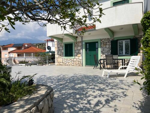 Apartment lorenco Šimuni