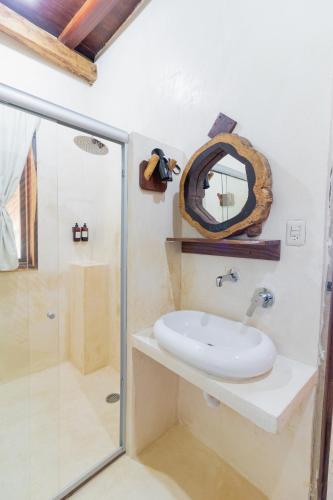 Bilik mandi di Xcabal Hotel boutique