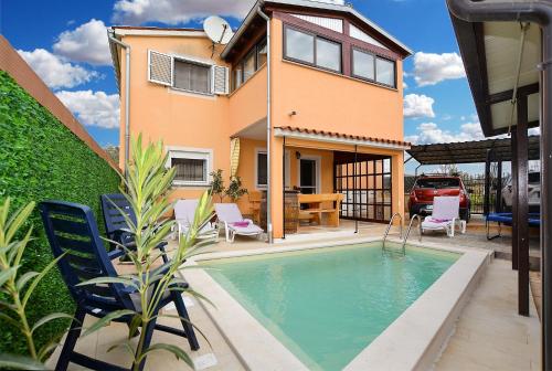Family-friendly apartments with swimming pool Fazana - 20792