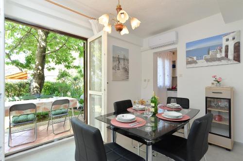 Apartments with parking space Kukci, Porec - 20797