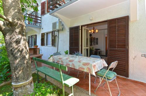 Apartments with parking space Kukci, Porec - 20797