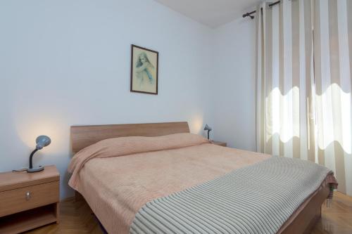 Apartments with parking space Fazana - 20822