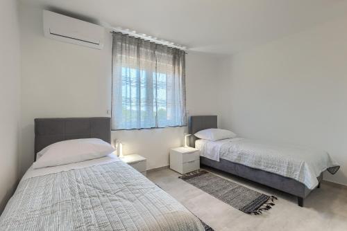 Family-friendly apartments with swimming pool Medulin - 20909
