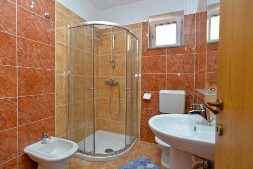 Apartments with parking space Pula - 21036