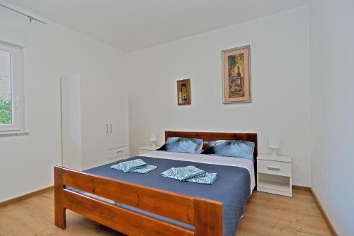 Apartments with parking space Medulin - 21025