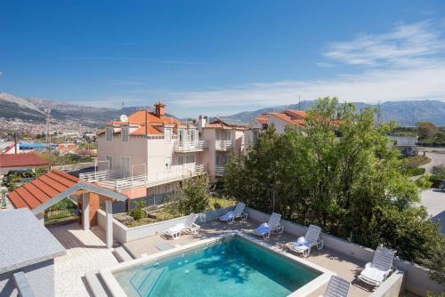 Family-friendly apartments with swimming pool Split - 21026