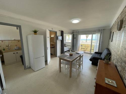 Studio 4 pers. en bord de mer avec balcon, parking et animaux admis à Saint-Cyprien. - FR-1-106-94