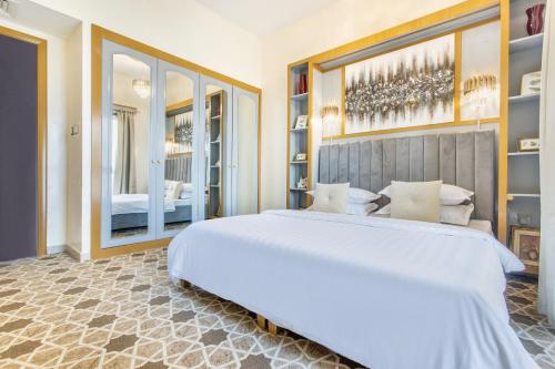 Live close to Lagoons and Beaches-Al Hamra Village