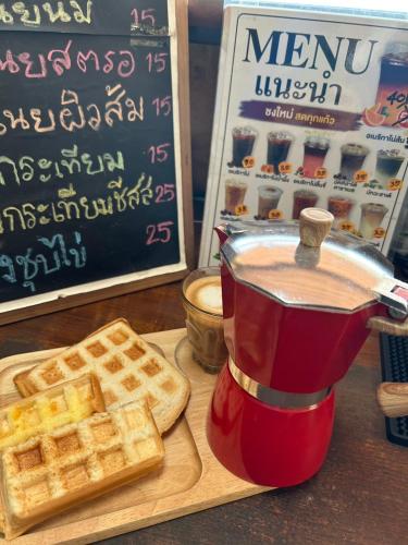 ホテルの敷地内または近くでの食事または食べ物