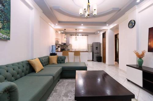 Posezení v ubytování Arabel House Two Bedroom Nanyuki