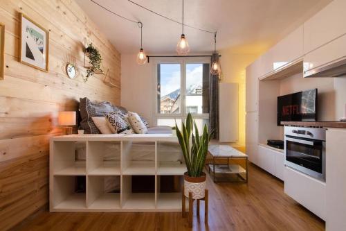 Chailloud - Modern Studio 2pax - Lively Area - TV Wifi