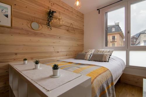 Chailloud - Modern Studio 2pax - Lively Area - TV Wifi