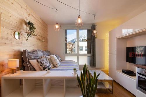 Chailloud - Modern Studio 2pax - Lively Area - TV Wifi