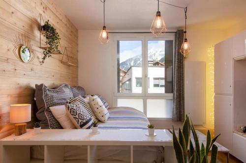 Chailloud - Modern Studio 2pax - Lively Area - TV Wifi