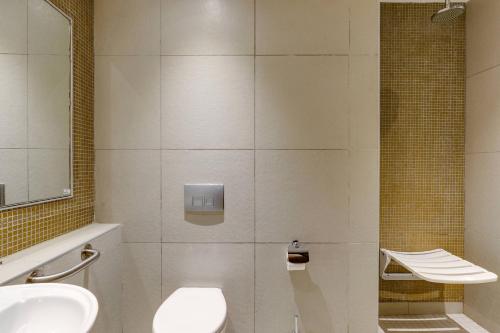 Koupelna v ubytování Protea Hotel by Marriott Ikeja Select