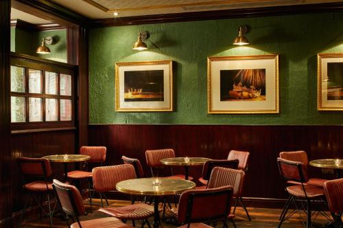 Χώρος καθιστικού στο Bristol Marriott Royal Hotel