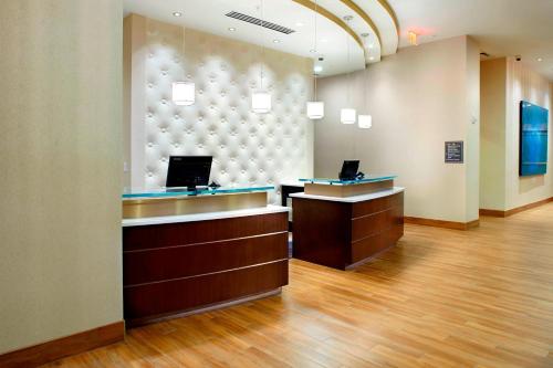 The lobby or reception area at Residence Inn by Marriott Secaucus Meadowlands