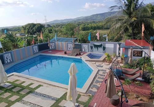 Pogled na bazen u objektu Yas Villa - Stay, Play & Enjoy. Bagac, Bataan ili u blizini