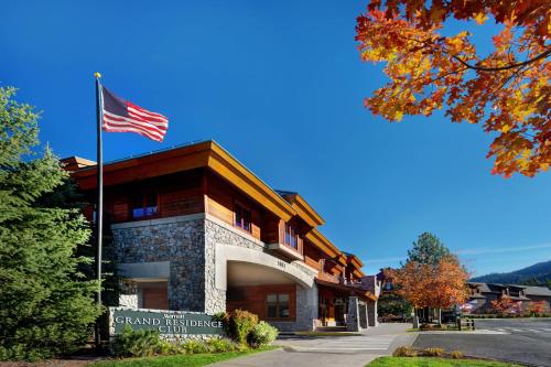 a building with an american flag in front of it at Marriott Grand Residence Club, Lake Tahoe in South Lake Tahoe