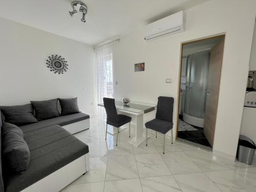 Apartman Solin 4, parking