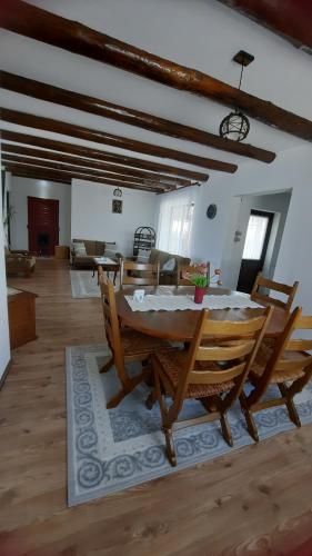 Χώρος καθιστικού στο Căsuța din Deal