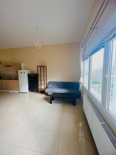 Kalamitsa apartment by the beach