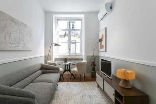 Downtown Flat with Design and Comfort at Downtown, 3rd-floor no lift