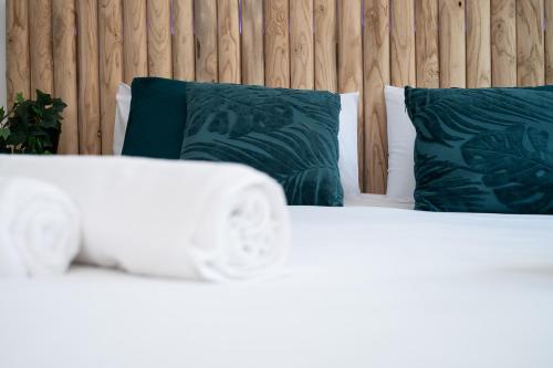Postel nebo postele na pokoji v ubytování Il corso suite rooms