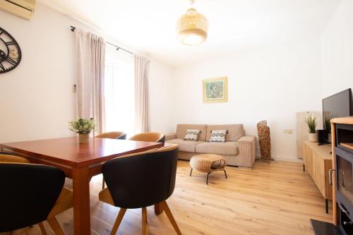 Pipi 2BR apt with Balcony