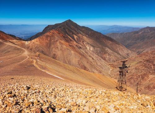 a view of a mountain with a ski lift at Sayani Posada in Chilecito