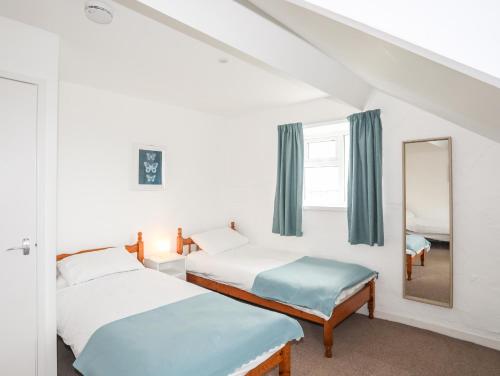 Gallery image of Rhiw - 1 Ty'n Don in Abersoch