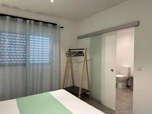 Ένα μπάνιο στο Paradise Apartments I