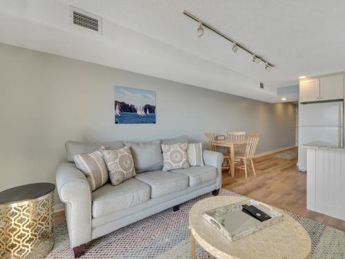 108 Edgewater Inn – Photos 3