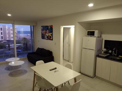 Η κουζίνα ή μικρή κουζίνα στο Gaviotas Beach Home