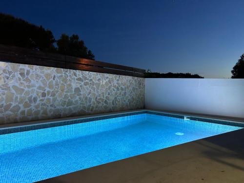 Bazén v ubytování Sunny Cascais Villa nebo v jeho okolí