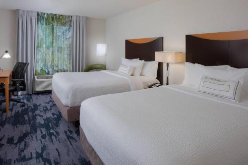 Fairfield Inn & Suites by Marriott Orlando Lake Buena Vista Image