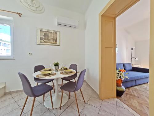The View Apartment Split