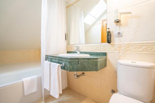 Hotel Torres de Somoにあるバスルーム