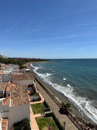 Beachfront Design LUX Studio Apartment photo 7