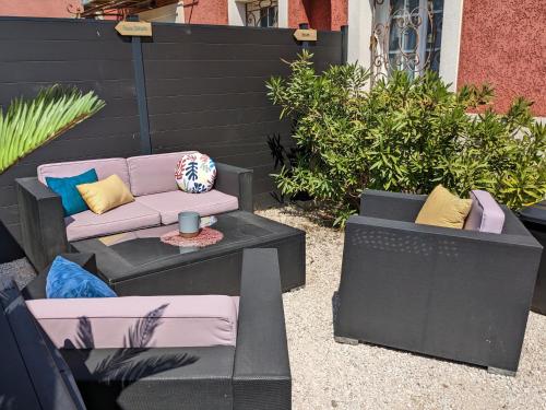 Posezení v ubytování L'Instant Mer - Bord de Mer - Studio avec grand jardin à La Capte