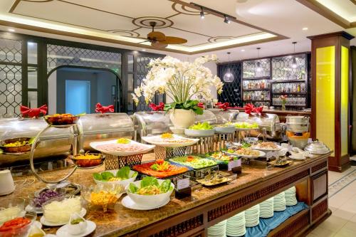 الطعام في الفندق أو بالجوار